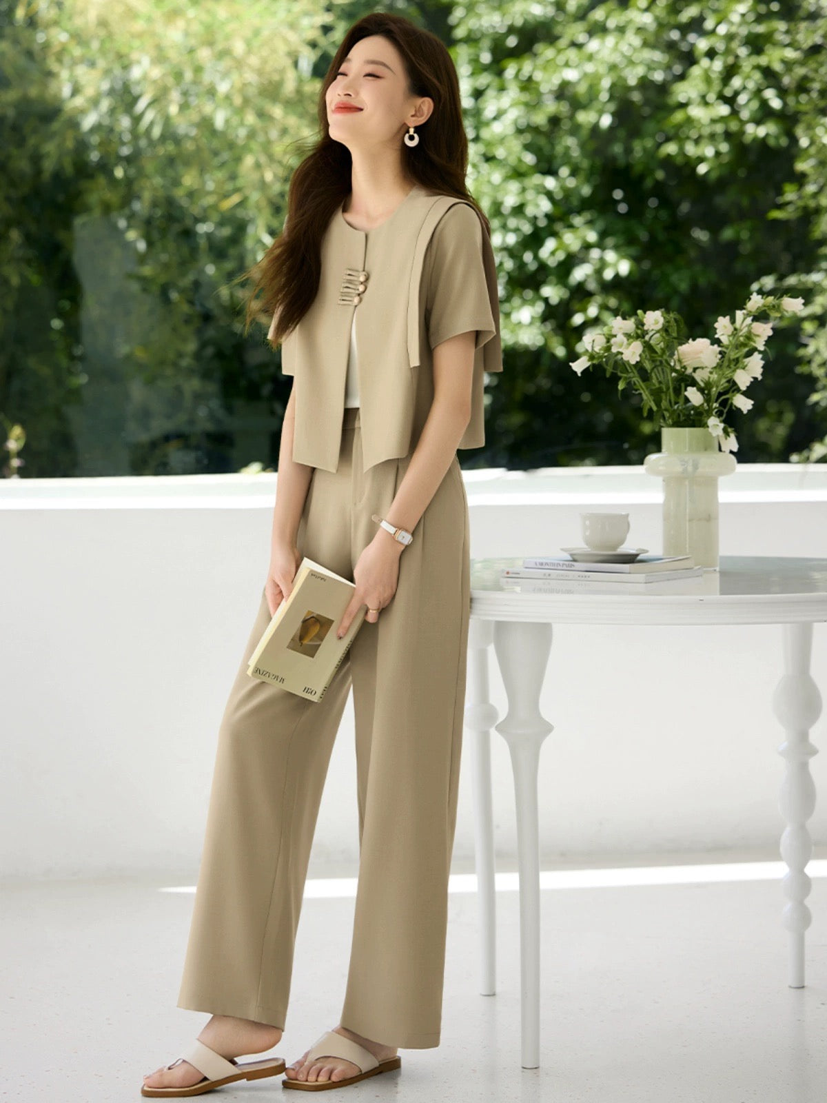 Mohan Yimei's high-end national style buckle design short-sleeved suit 2024 summer new workplace commuting style suit