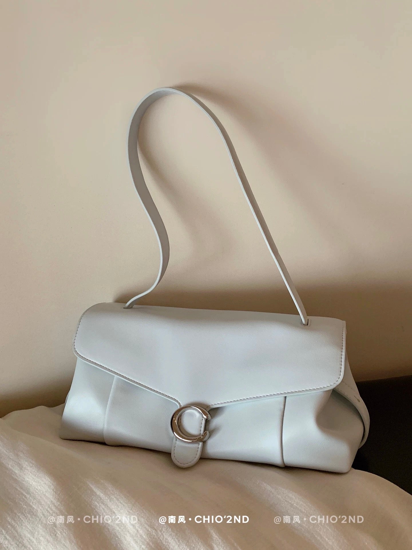 Chio2nd White Moon Underarm Bag for Women, 2026 New Style, High-End C-Buck Baguette Bag, Shoulder Bag/Crossbody Bag