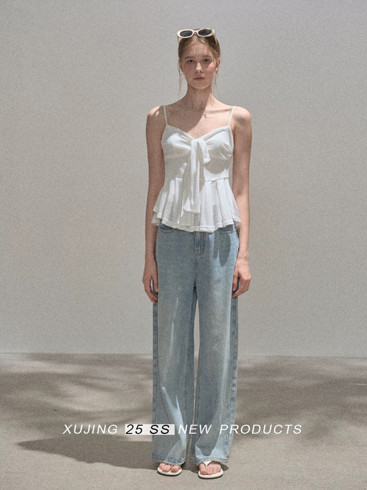 "Narrative Realm" French-style white bow-tie sleeveless camisole top for women, perfect for summer, with a gentle, fitted waist.