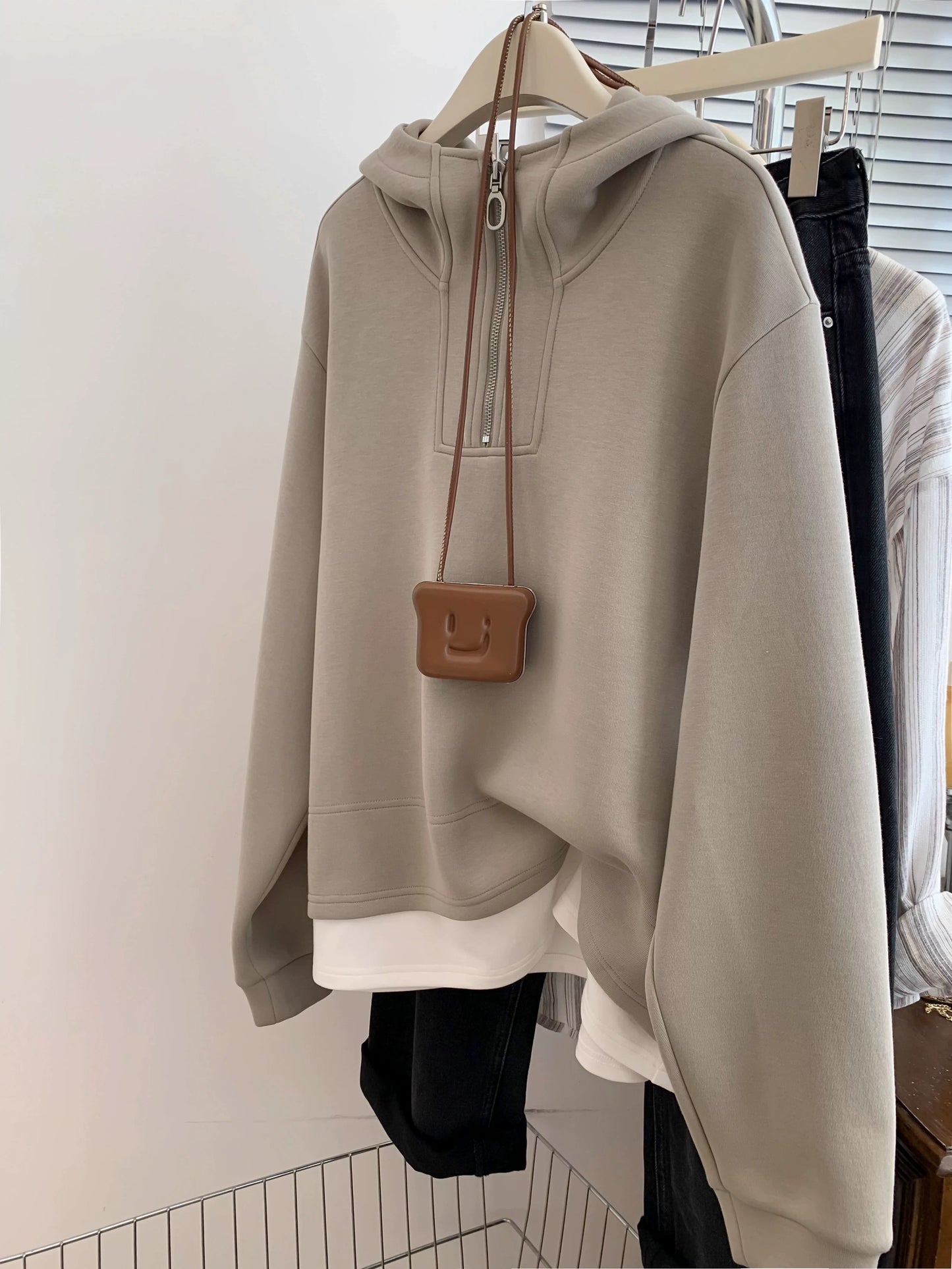 Early autumn fake two-piece thickened half-zip hooded sweatshirt women's autumn and winter European goods shoulder small size pullover loose 2025