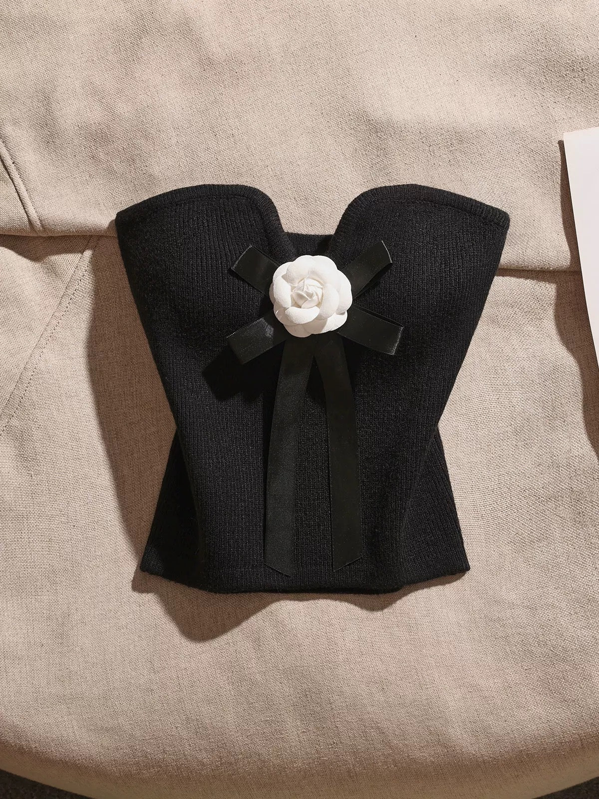 Sweet and spicy knitted U-neck tube top vest for women to wear inside and outside, one-shoulder pure hot girl style suspender top