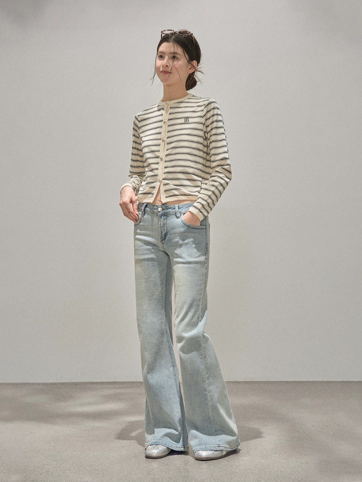 "Narrative Realm" Blue Washed High-Waisted Flared Jeans for Women, New Autumn Style, Fashionable Button-Down Straight Leg Pants