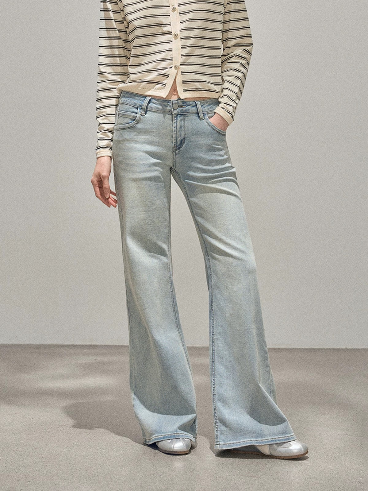 "Narrative Realm" Blue Washed High-Waisted Flared Jeans for Women, New Autumn Style, Fashionable Button-Down Straight Leg Pants