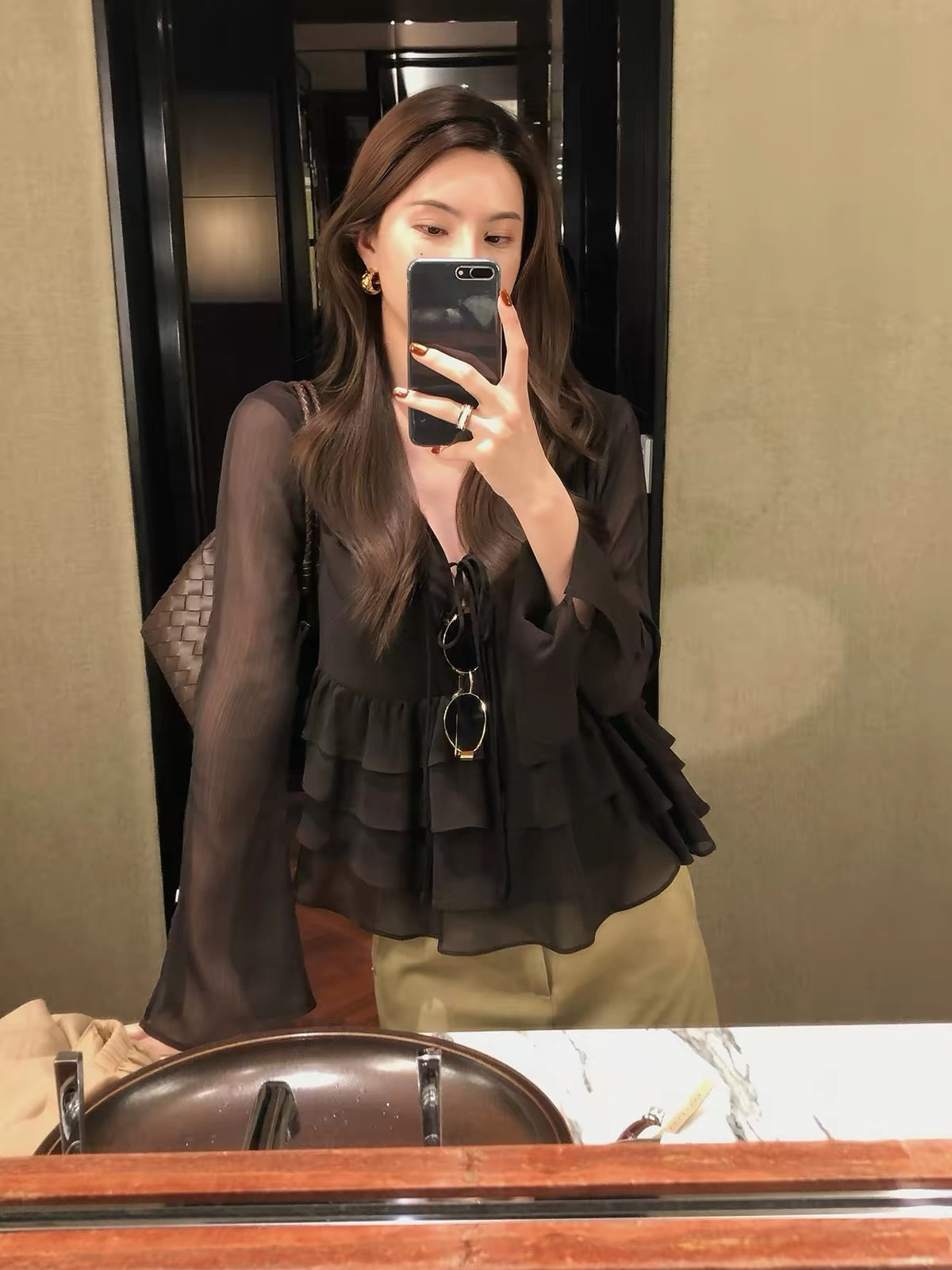 SASA Sweet-Style French V-Neck Ruffled Blouse – Summer 2026 New Layered Top (Sophisticated Casual Style)
