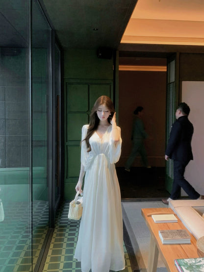 JAYKY YANG 【Spring Pasti】V-neck batwing sleeve dress with flowing pleated hem long skirt