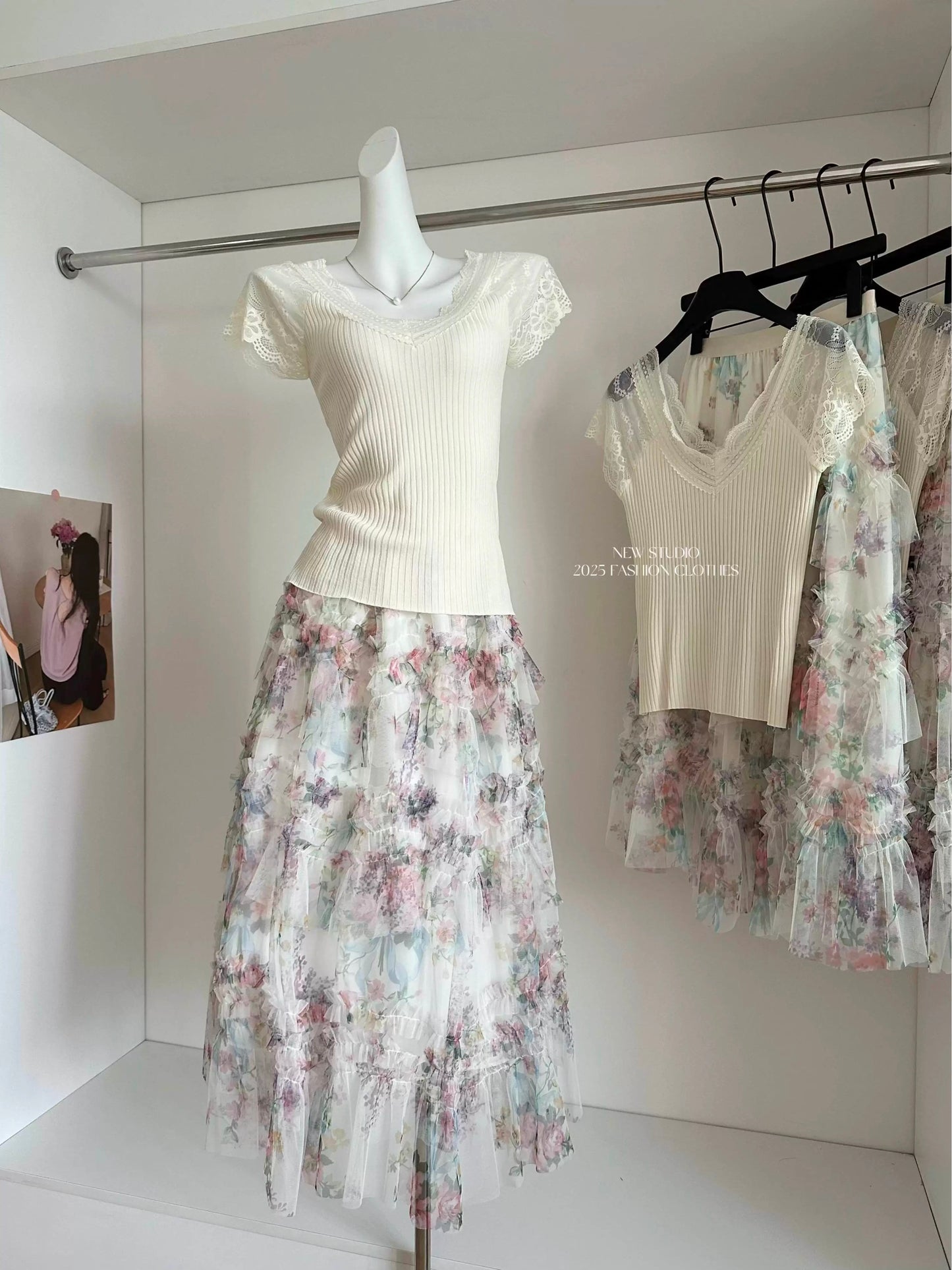 Duolaimei Summer Fashion New Light Luxury Lace Splicing Short Sleeve Knitted Sweater + Flower Fairy Cake Gauze Skirt Set