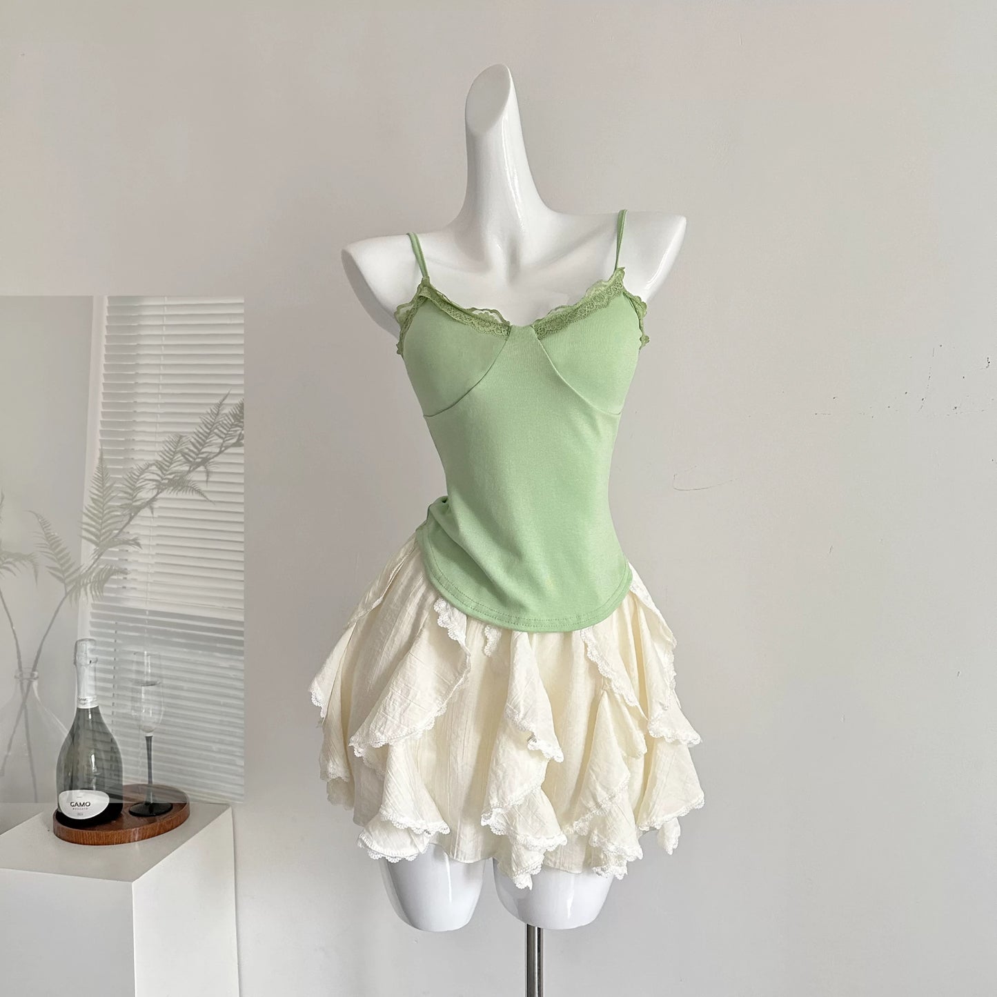 Youni homemade Qingwu Nishang summer sweet slim long-sleeved lace hollow blouse suspenders skirt
