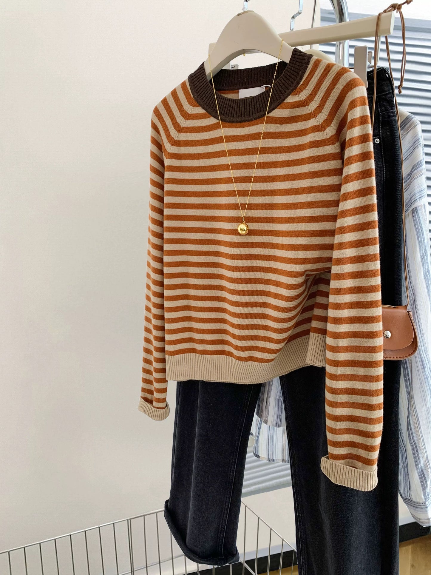 Contrast color striped sweater early autumn inner bottoming shirt design sweater knitted top 2025 new women's clothing