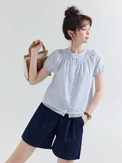 [Beidao AMUU Original] Women's Summer Short-Sleeve Striped Cotton Shirt – Textured Fabric, Cropped Fit, and Lace-Trim Detail