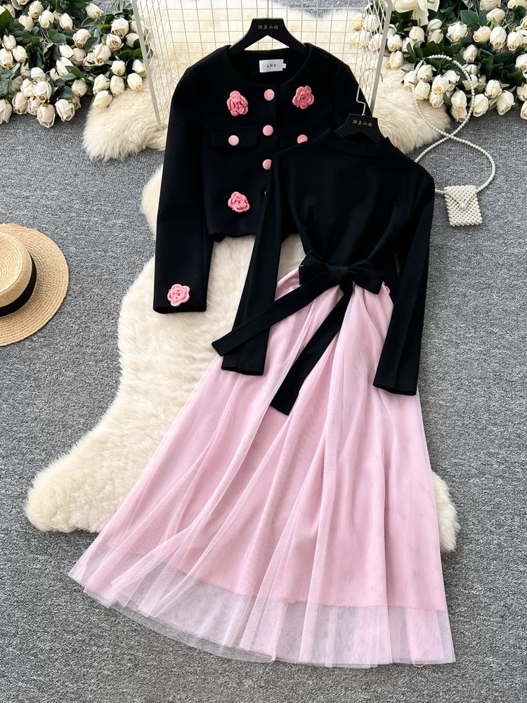 French-style elegant two-piece women's suit jacket with three-dimensional floral design and long-sleeved mesh dress.