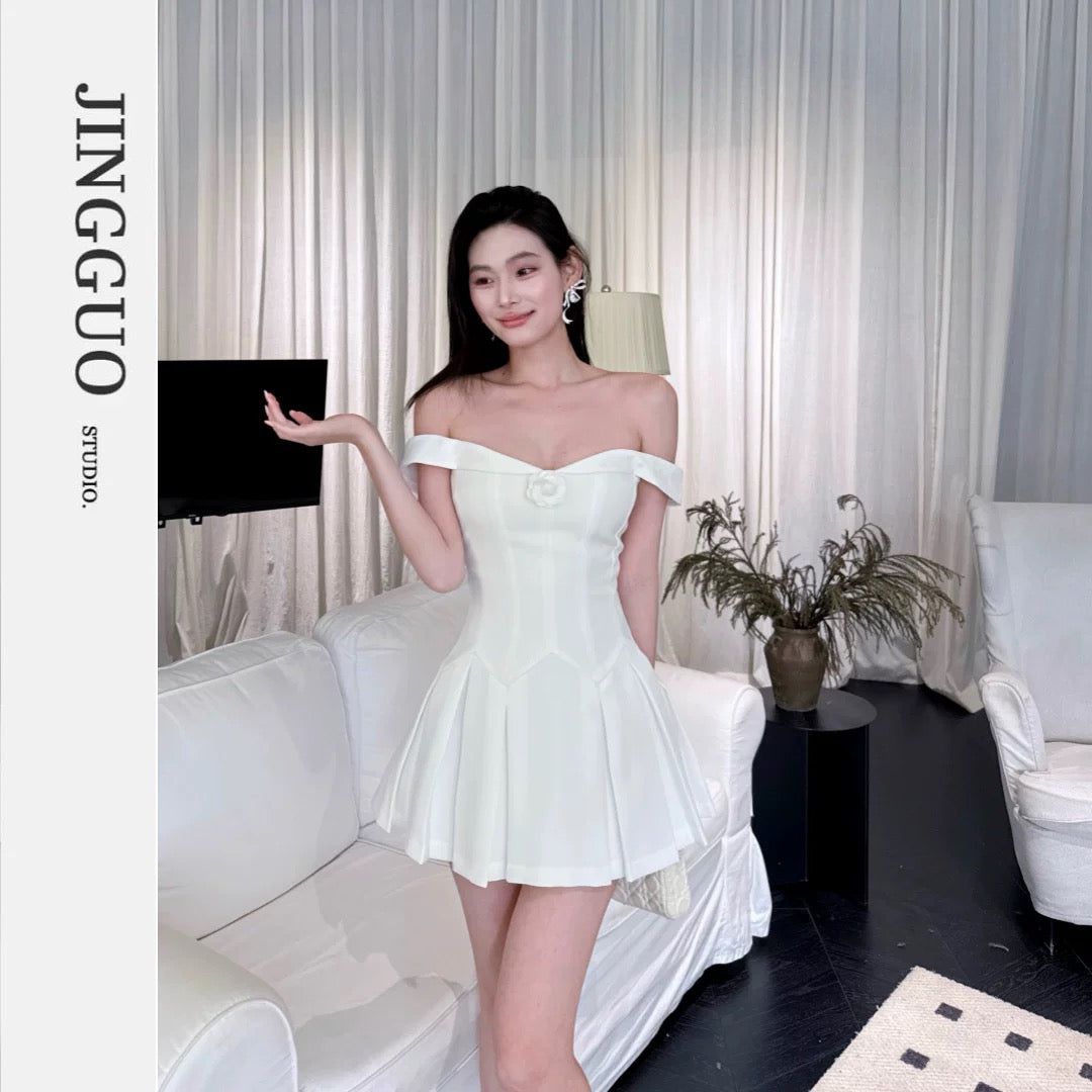 【JINGGUO Luxury】Niche Design French Off-Shoulder Elegant Strapless Pleated Waist-Defining Dress 7427