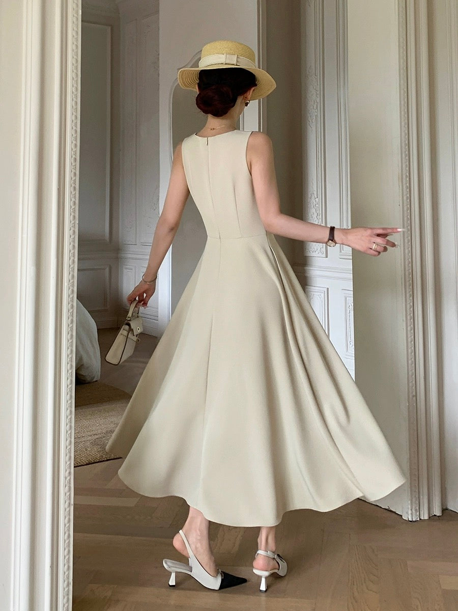 Guo Ge's Sleeveless Dress Women's 2024 Summer New Style Waist Slimming Commuting Pleated Vest Long Skirt