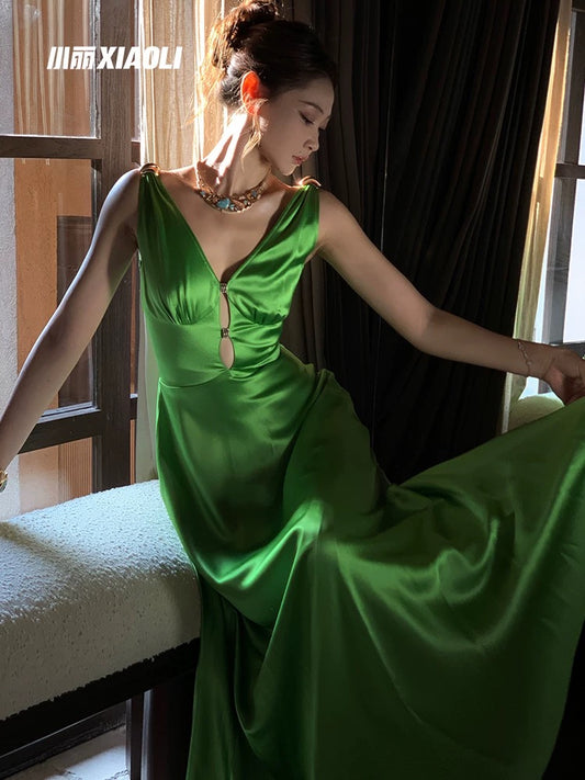 Xiaoli Fei Lengcui 2.0 acetate V-neck suspender dress 2024 summer dopamine light luxury high-end dress