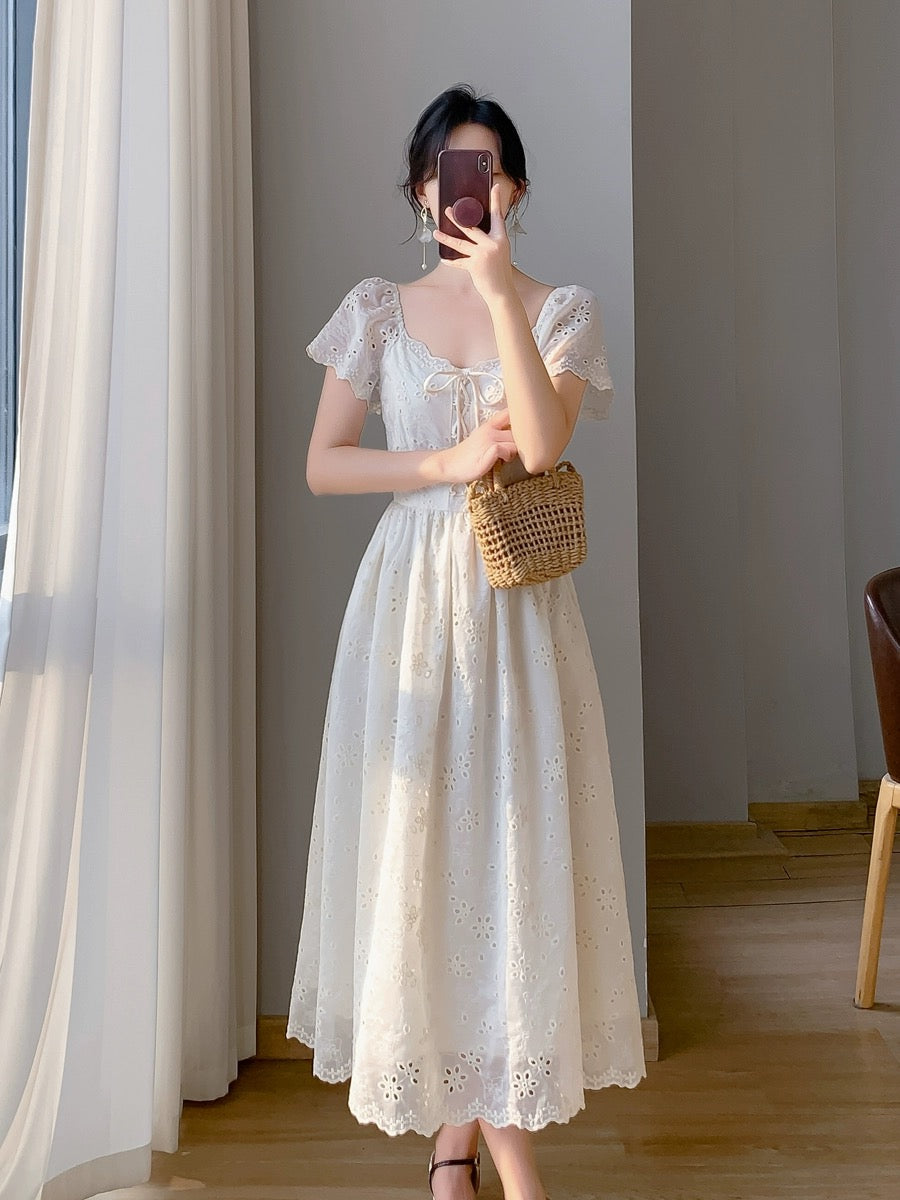 2024 summer new style French retro tea break dress with waist slimming embroidery high-end temperament gentle style dress