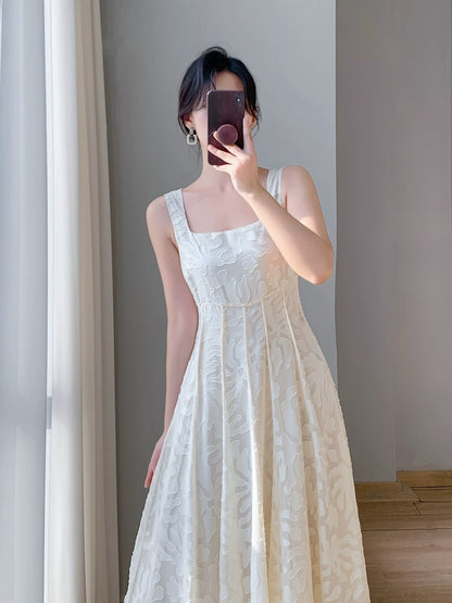 2024 new summer style French retro tea break dress with waist slimming, high-end and gentle temperament suspender dress