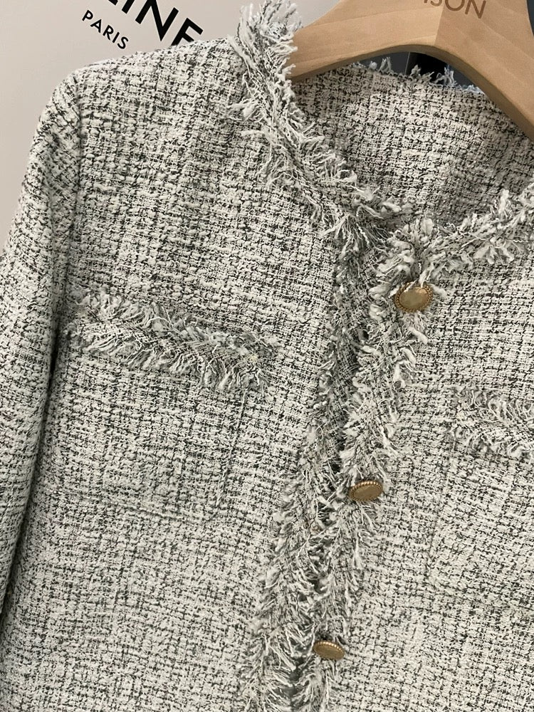 Beige small fragrant style age-reducing high-end coat feminine temperament small short woolen 2023 autumn and winter new style