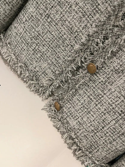 Beige small fragrant style age-reducing high-end coat feminine temperament small short woolen 2023 autumn and winter new style