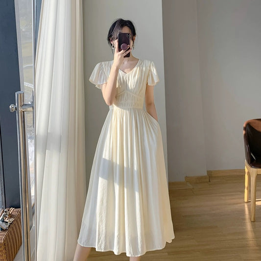 2024 new summer women's design French first love skirt waist slimming gentle style V-neck dress