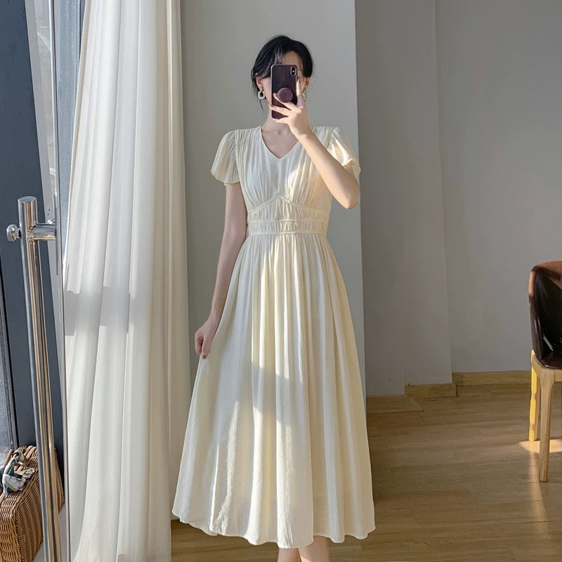 2024 new summer women's design French first love skirt waist slimming gentle style V-neck dress
