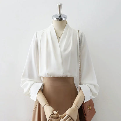 Drape satin apricot high-end shirt women's long sleeve 2025 spring and autumn niche V-neck design sense professional shirt