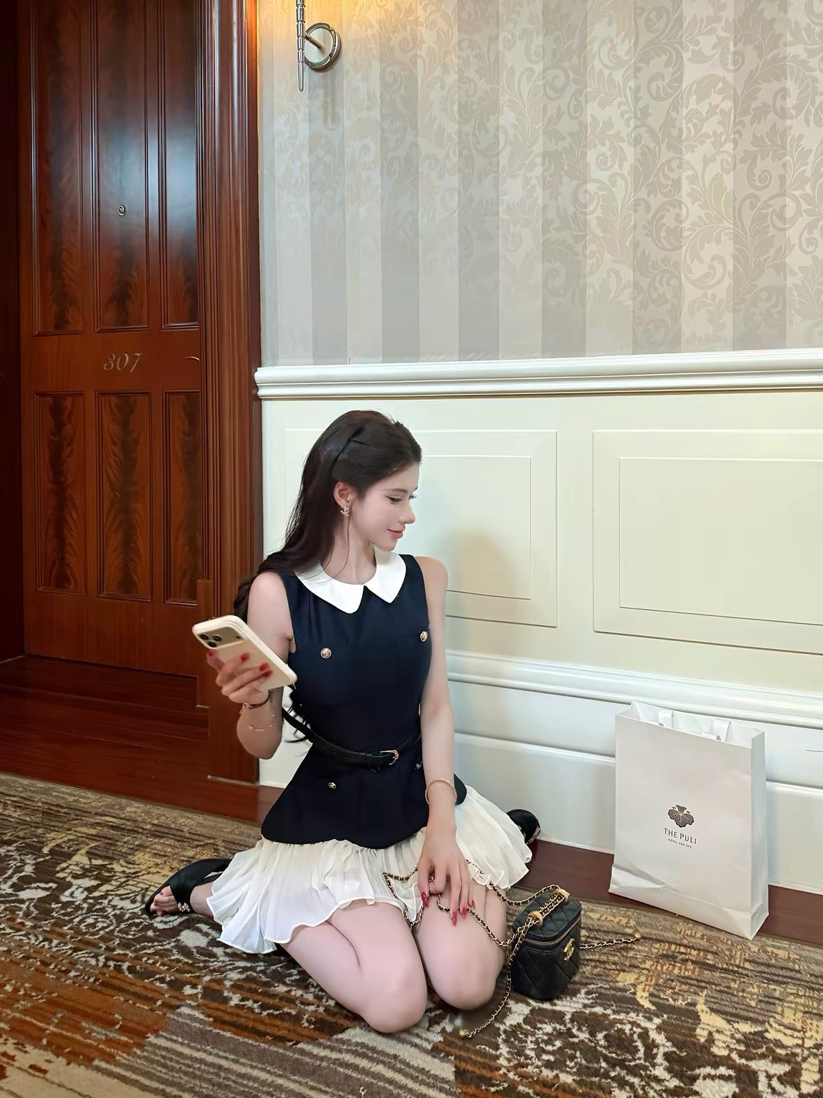 Huichen Dengdeng Women's French-Style Matching Set – 2026 Early Autumn New Arrival: Sleeveless Top & Skirt, Elegant Two-Piece Set