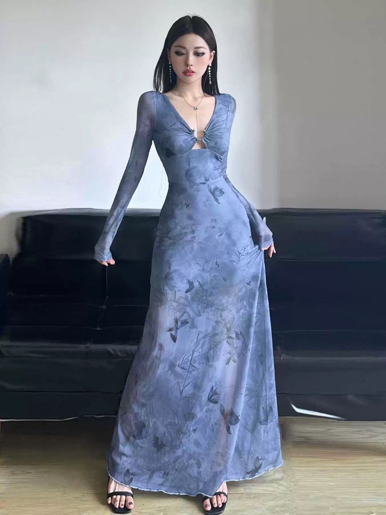 Amyway【Blue Ocean Walk】French tie-dye printed hollow V-neck long-sleeved dress hot girl draped long skirt