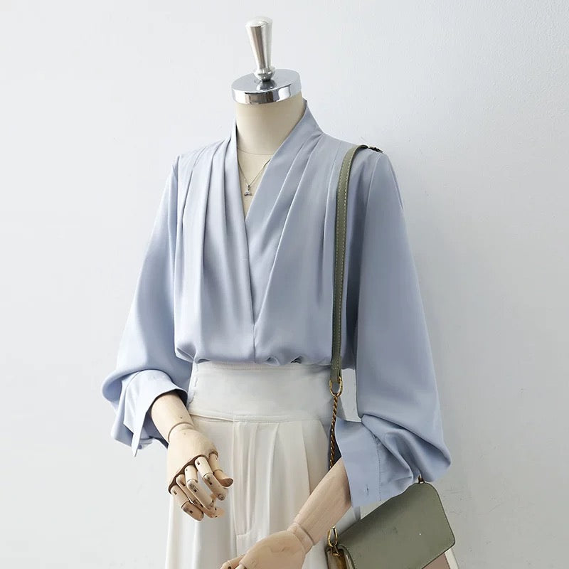 Drape satin apricot high-end shirt women's long sleeve 2025 spring and autumn niche V-neck design sense professional shirt