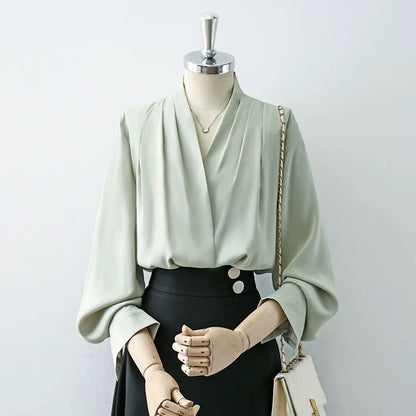 Drape satin apricot high-end shirt women's long sleeve 2025 spring and autumn niche V-neck design sense professional shirt