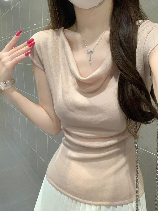 French-style gentle and alluring neckline knit top, slim fit, new summer 2026 style, short-sleeved and pretty.