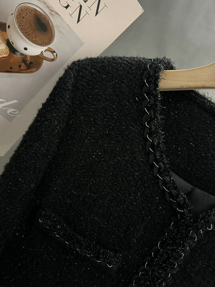 Black Hepburn-style-inspired short jacket for women, new autumn/winter 2025 style, super cute and trendy top this year.