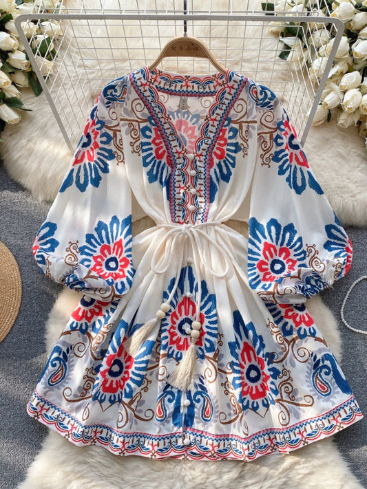 Bohemian resort-style printed dress for women, high-end lantern sleeves, loose straps, waist reduction, age-reducing fairy skirt