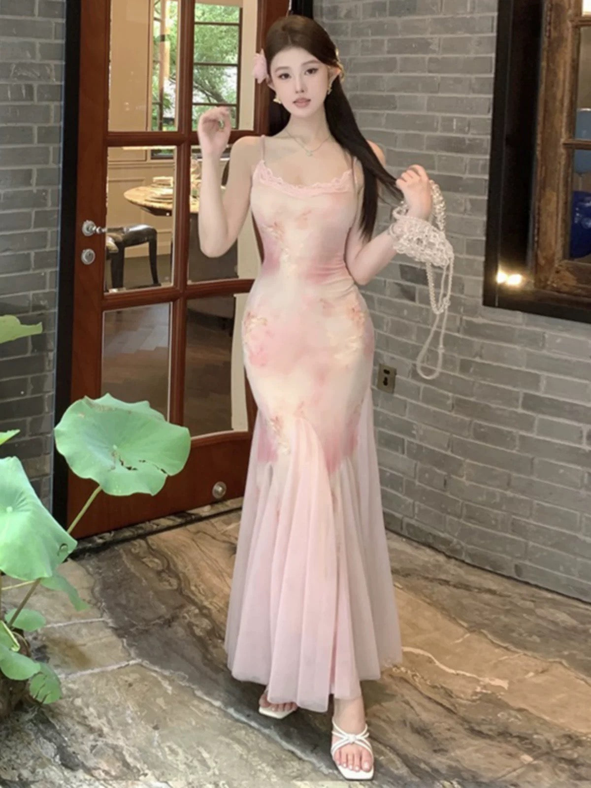 Amyway [French Sweetness] Resort Style Floral Slim-fitting Suspender Dress Temperament Mesh Fishtail Long Skirt