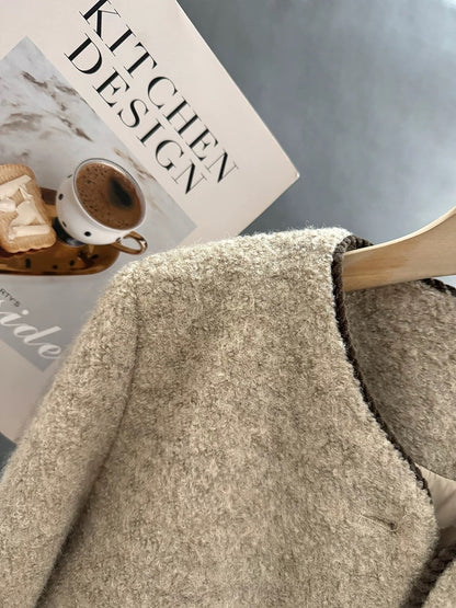 Khaki French retro down-lined-style coat for women, new 2025 winter style, elegant and fashionable short top