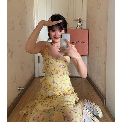 French gentle style V-neck yellow floral suspender skirt for women 2024 summer waist slimming ruffled chiffon tea break skirt