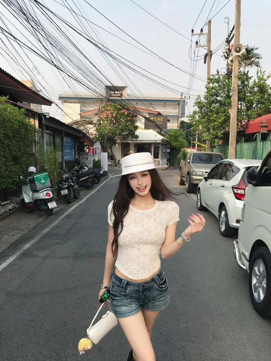 Exquisite and unique jacquard top, stretchy and slim-fitting short-sleeved women's summer wear, niche style, flattering and slimming short T-shirt.