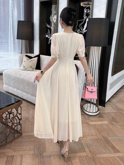 French temperament resort style design 2024 summer new style niche trendy temperament goddess style age-reducing dress for women