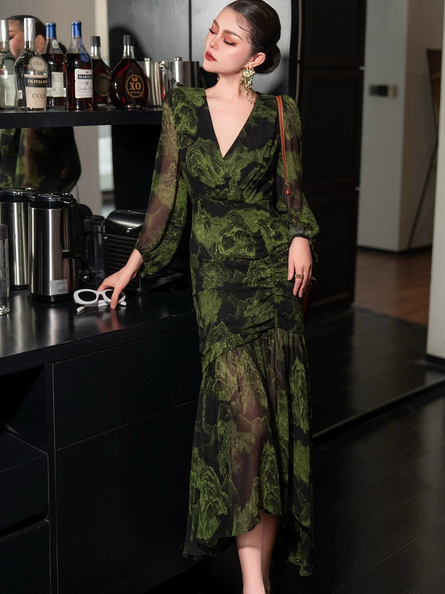 French women's summer V-neck hip-hugging green fishtail dress, fashionable puff sleeves, thin elegant goddess long dress