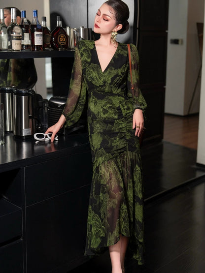 French women's summer V-neck hip-hugging green fishtail dress, fashionable puff sleeves, thin elegant goddess long dress