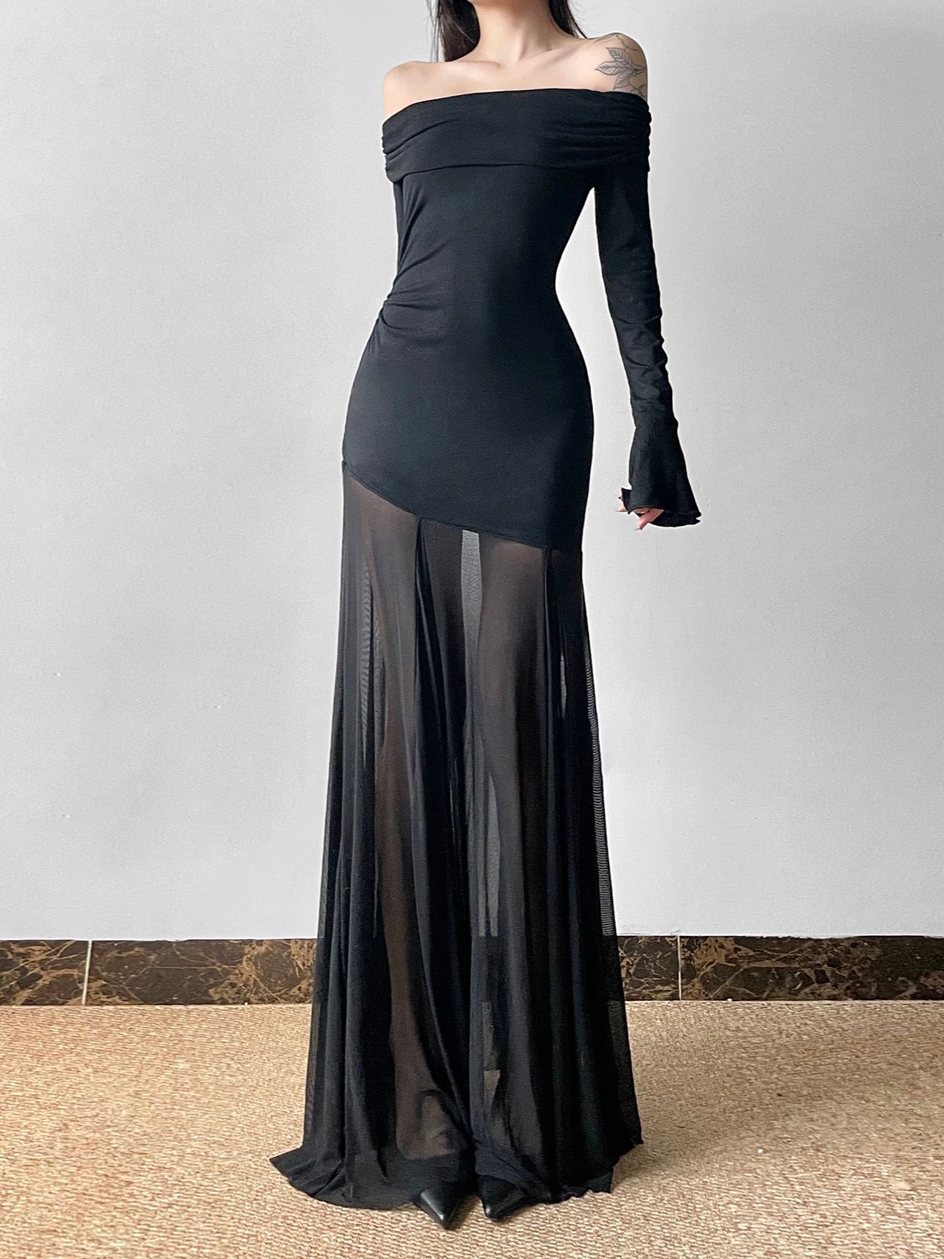 Amyway [French Black Swan] High-end mesh splicing long skirt, slim one-shoulder dress with temperament