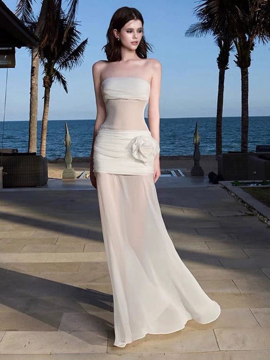 Amyway [Sexy Pure Desire] Seaside resort style three-dimensional flower see-through tube top skirt mesh one-shoulder long skirt