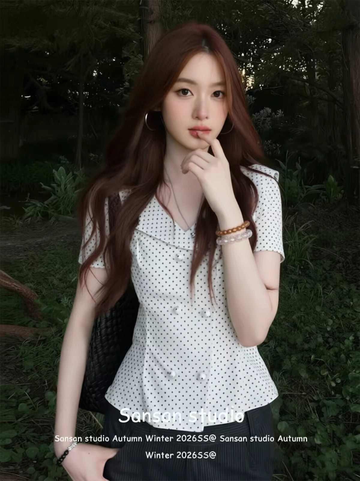 Women's short-sleeve polka-dot shirt with a sailor collar—perfect for early summer. Features a fitted, slimming cut and a Korean-style preppy look.