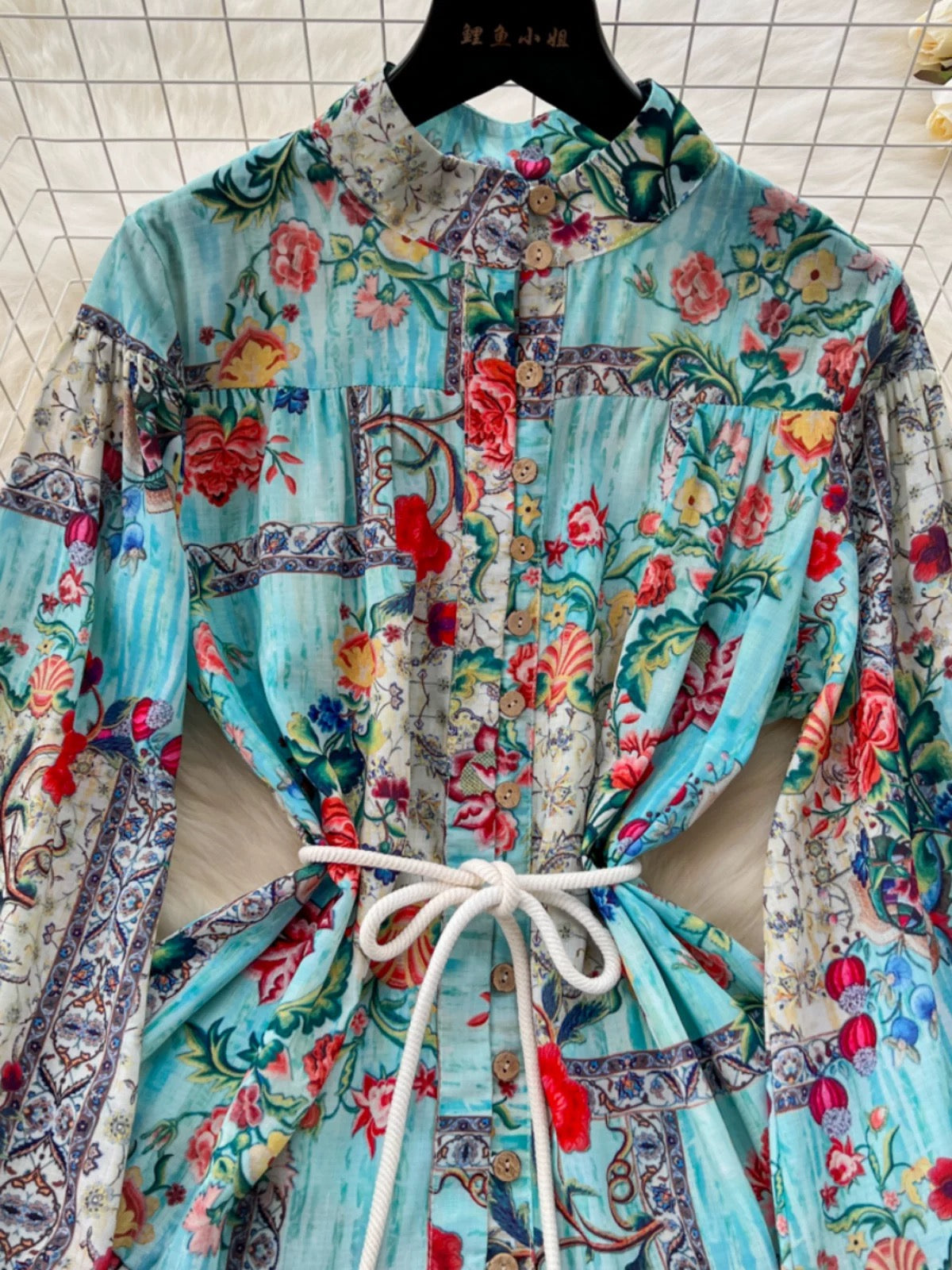 European and American niche retro print dress women's fashionable long-sleeved stand-up collar single-breasted waist style ruffle skirt
