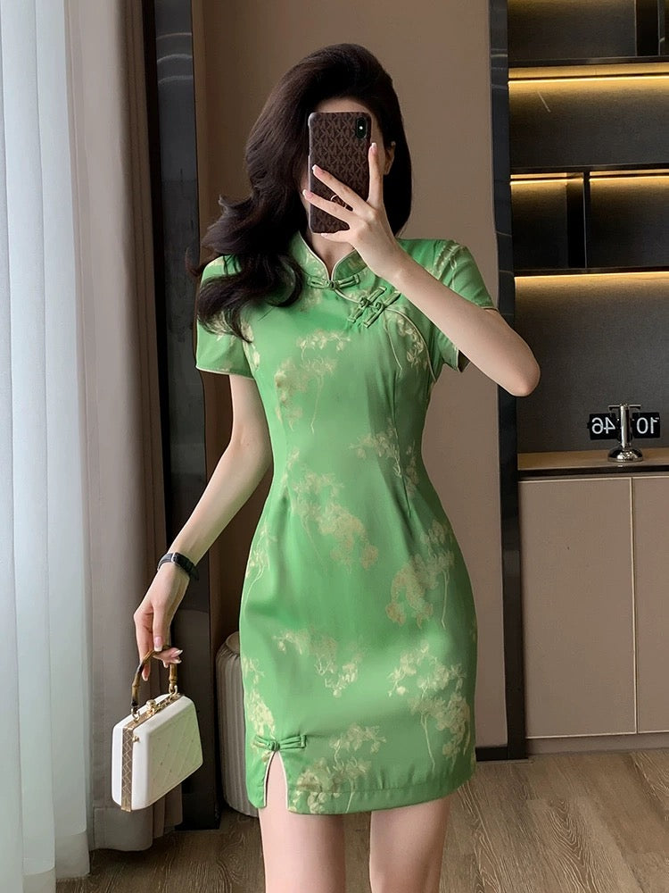 New Chinese style dress for women summer new style small temperament socialite high-end jacquard slit cheongsam short skirt