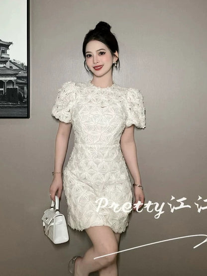 Pure and sexy-style white dress for women, summer heavy-duty design, high-end feel, slimming round neck A-line skirt