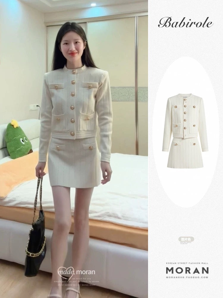 Super cute early autumn-style knitted dress set, 2025 new style, two-piece set with short skirt for women.