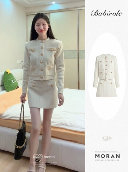 Super cute early autumn-style knitted dress set, 2025 new style, two-piece set with short skirt for women.