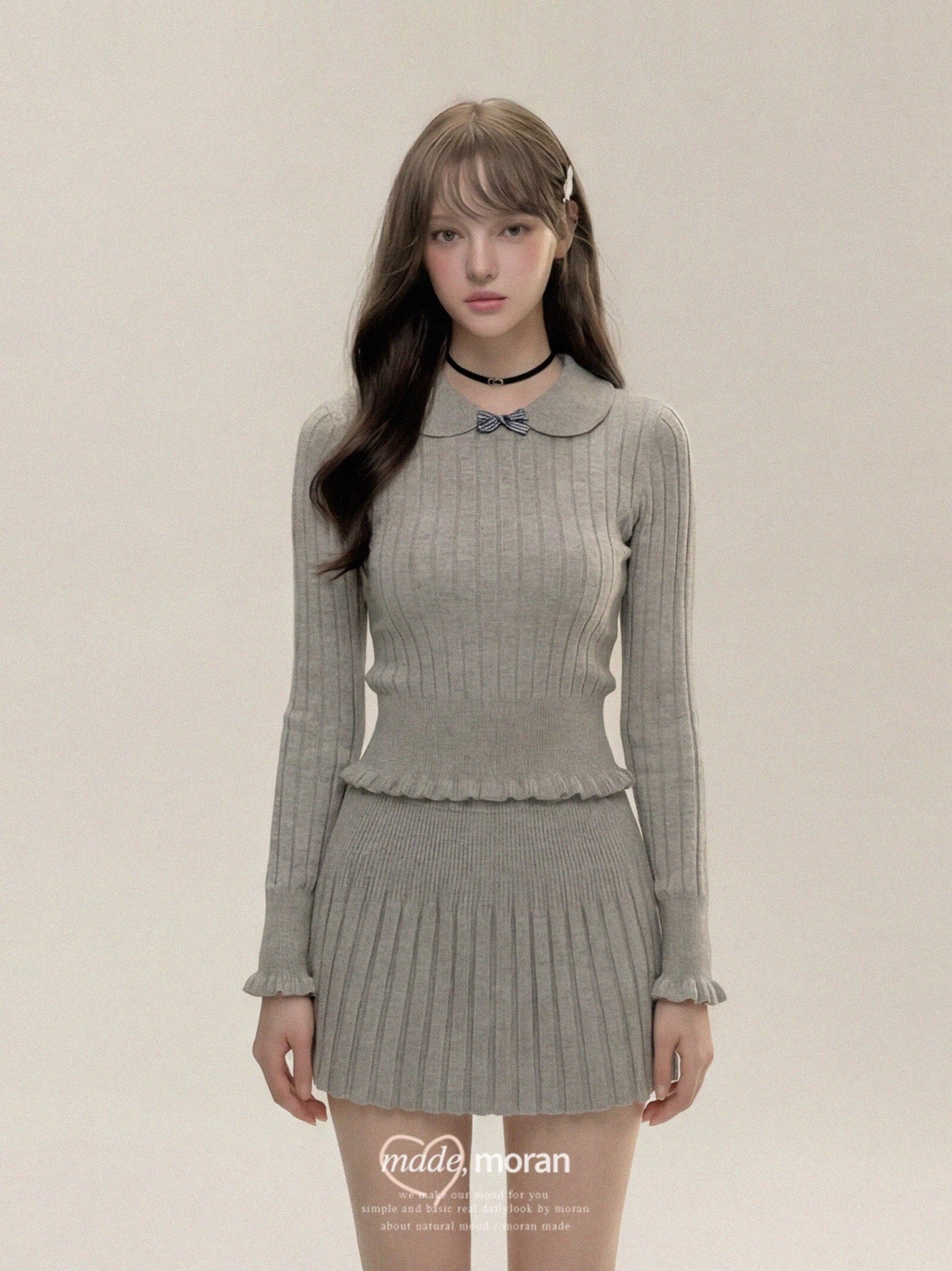 French-style gray knitted skirt suit for women, autumn and winter 2025 new style, super beautiful pleated short skirt suit