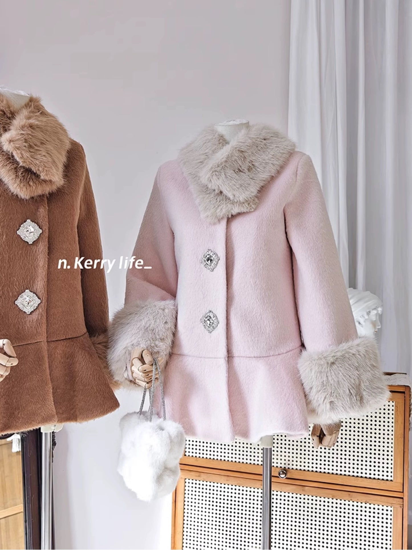 Kerry autumn and winter Showa daughter's main recommendation *Snow country wool cloak coat, gold-like short woolen jacket