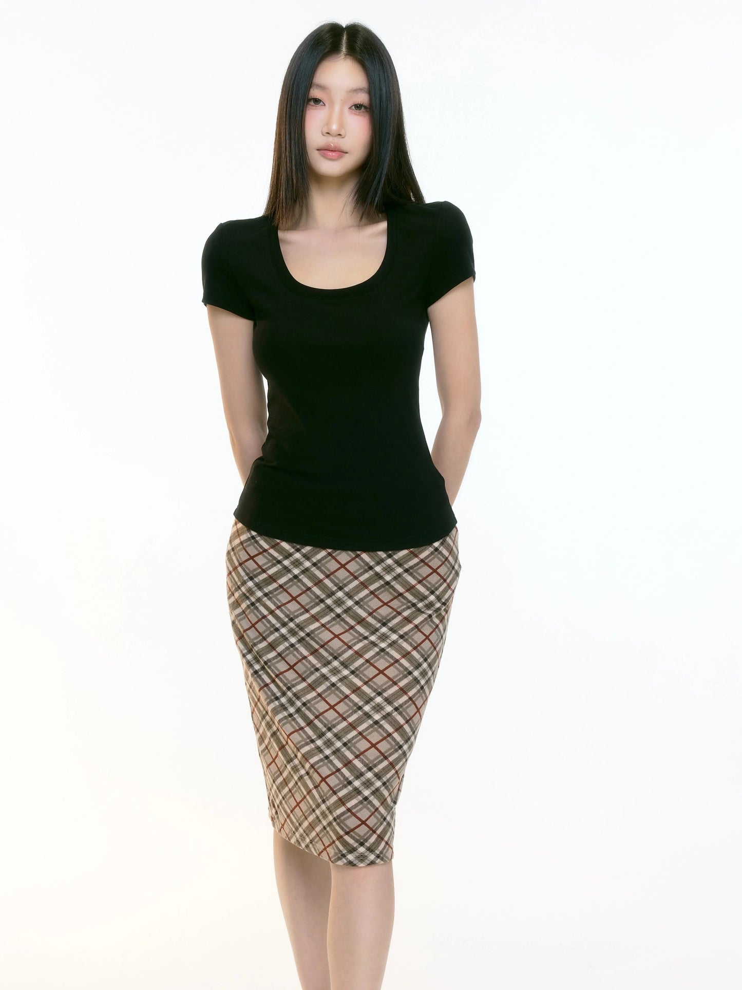 WITHMIN black t-shirt for women with slim waist and short sleeves for women in summer, slimming, pure desire, unique and beautiful waist top