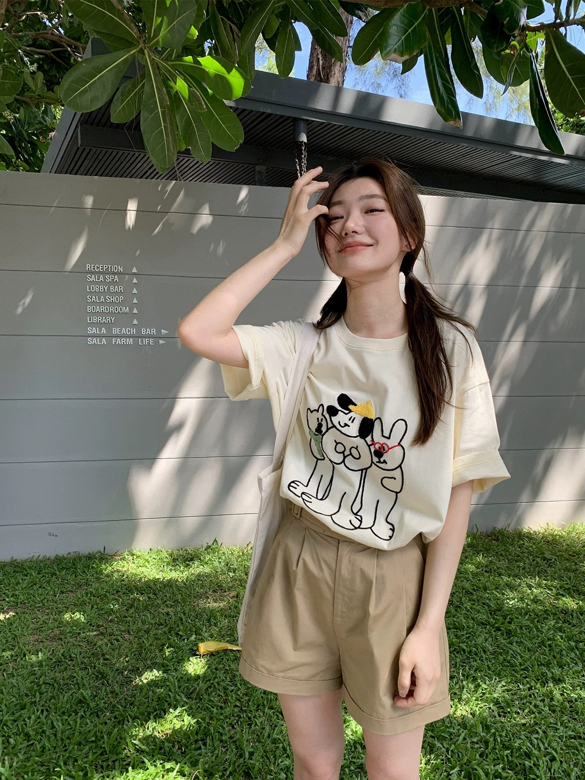 Hello Canon original cartoon towel embroidered short-sleeved T-shirt for women 2024 new loose and slim tops for small people